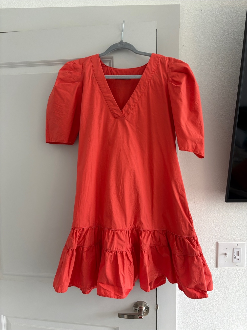 Woman’s Orange V-Neck Puff Sleeve Tiered Dress